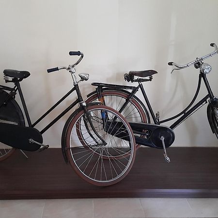 Ambulu Hotel Lojejer Екстериор снимка